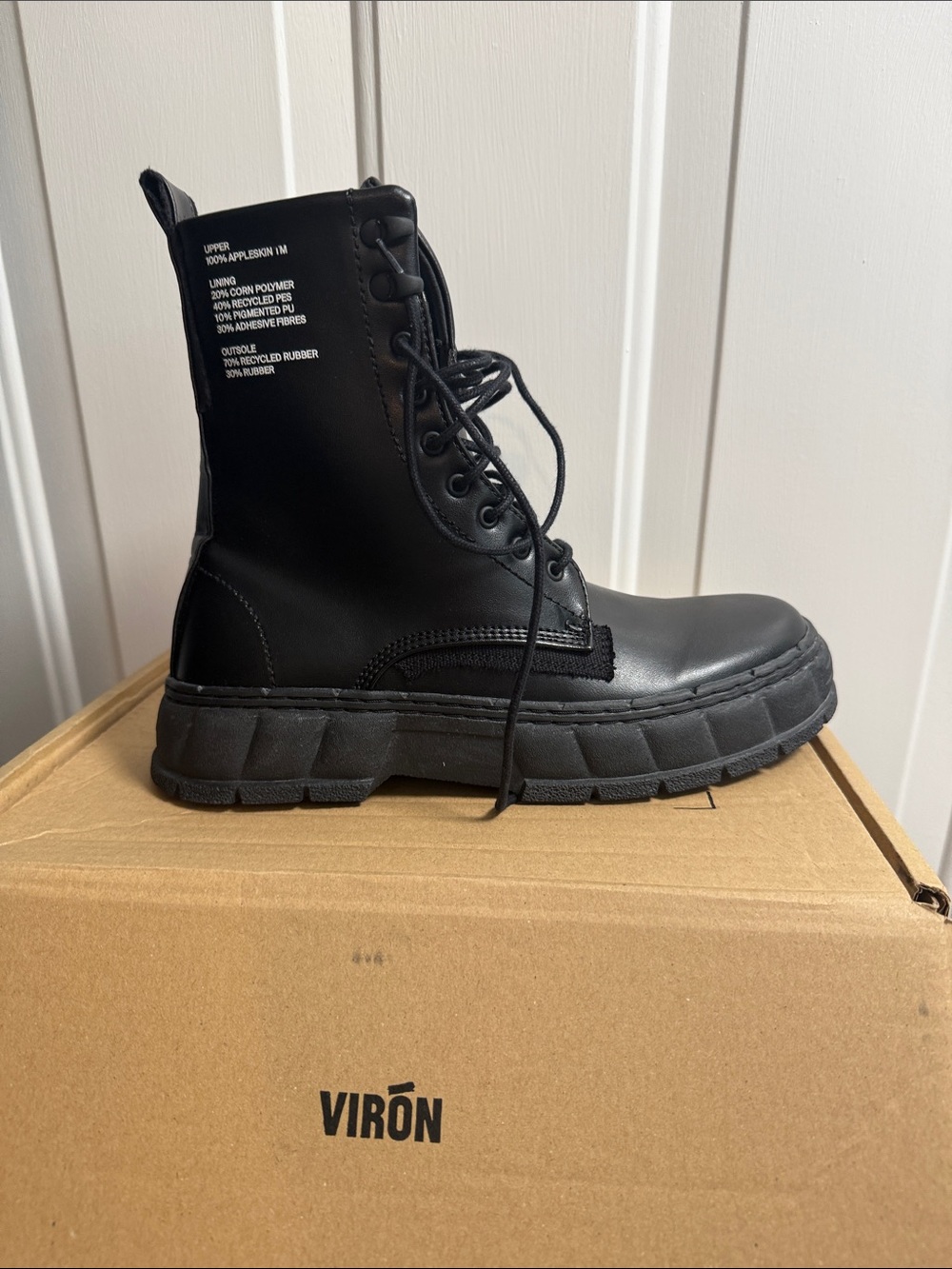 Virón Women's Black Lace-Up Combat Boots